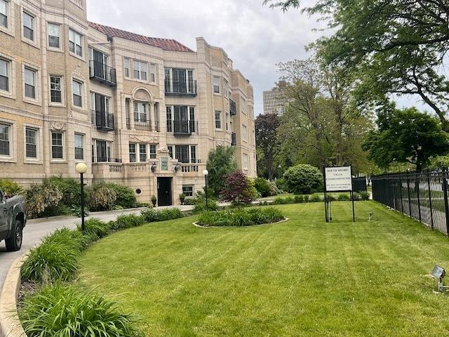6832 S South Shore Dr. #1, Chicago, IL 60649