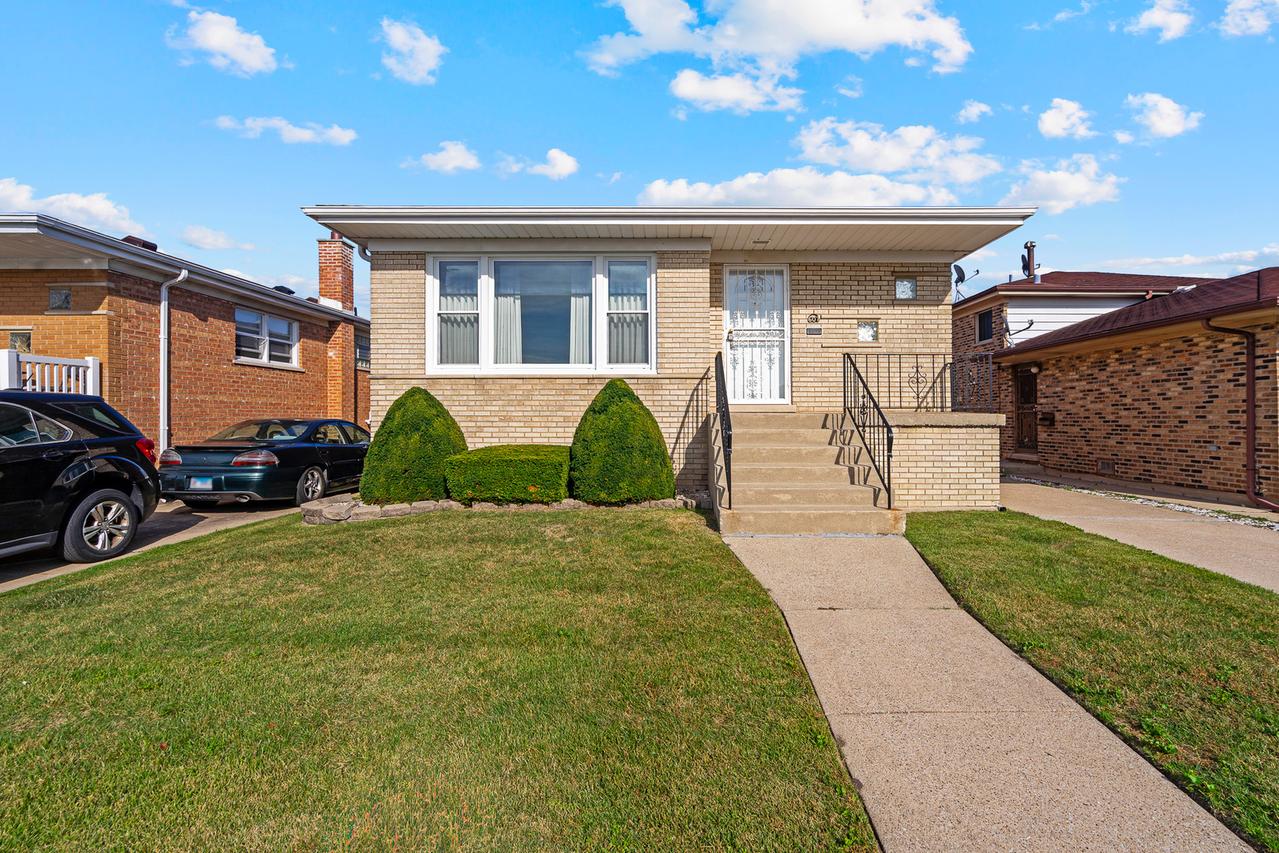 607 Hoxie Ave., Calumet City, IL 60409