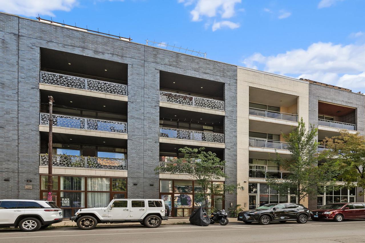 845 N California Ave. #2, Chicago, IL 60622
