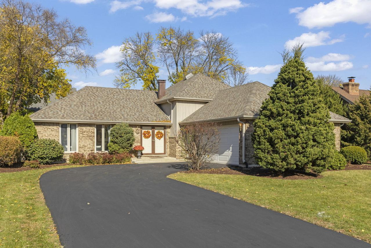 21W756 Mccarron Rd., Glen Ellyn, IL 60137