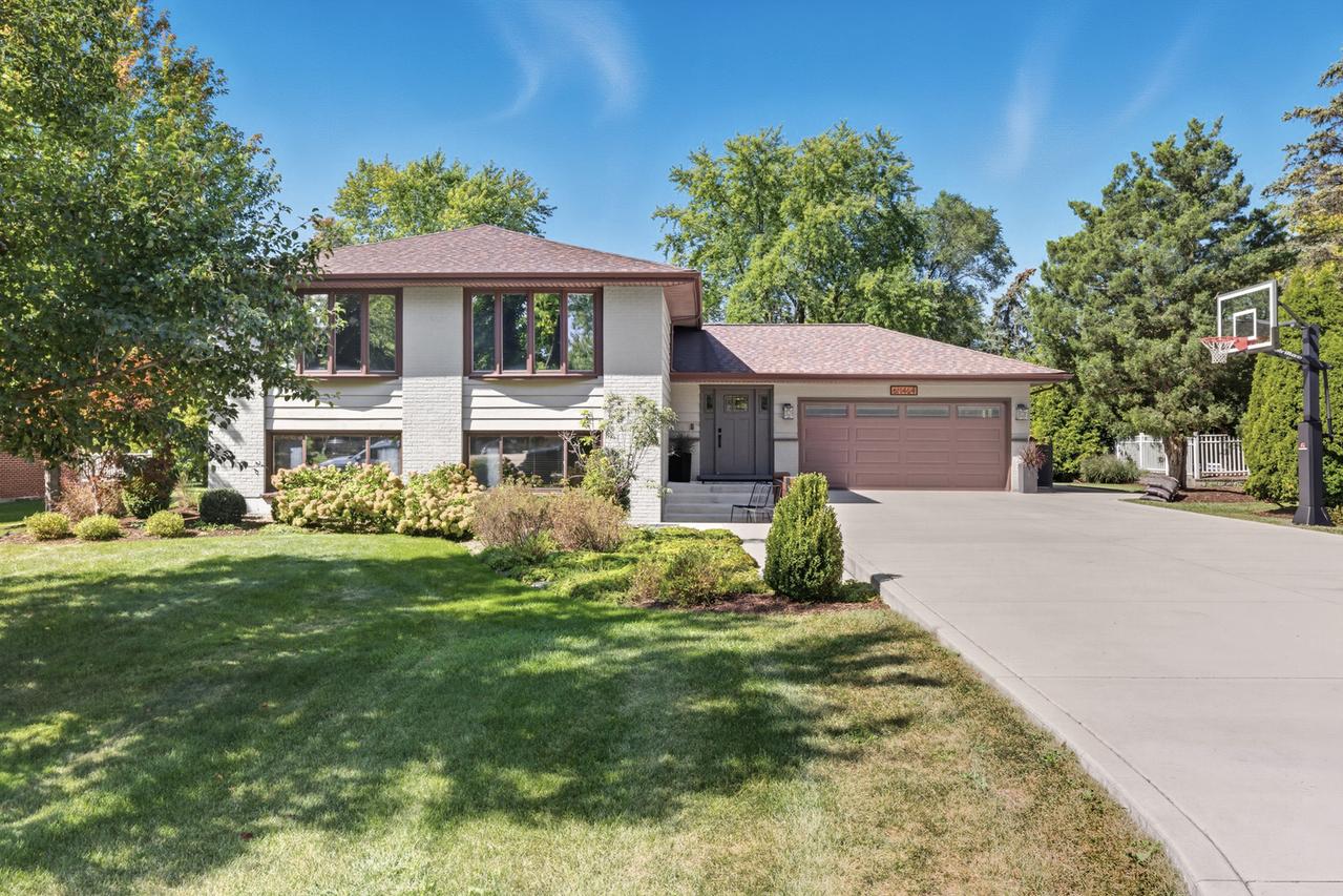 6N464 Neva Ter., Itasca, IL 60143