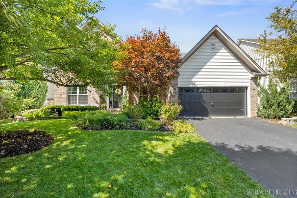 598 Lake Ridge Dr., South Elgin, IL 60177