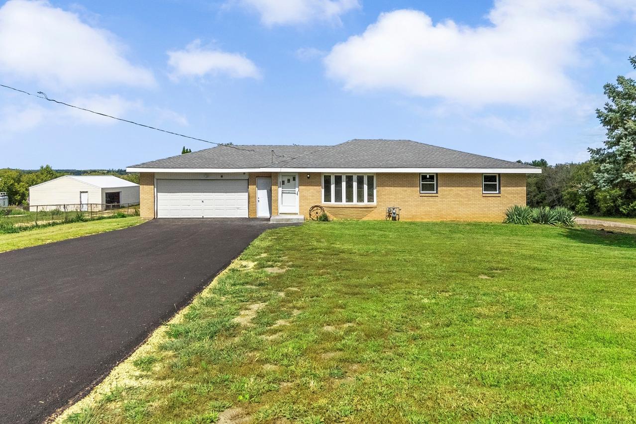 13915 Berglund Rd., Winnebago, IL 61088