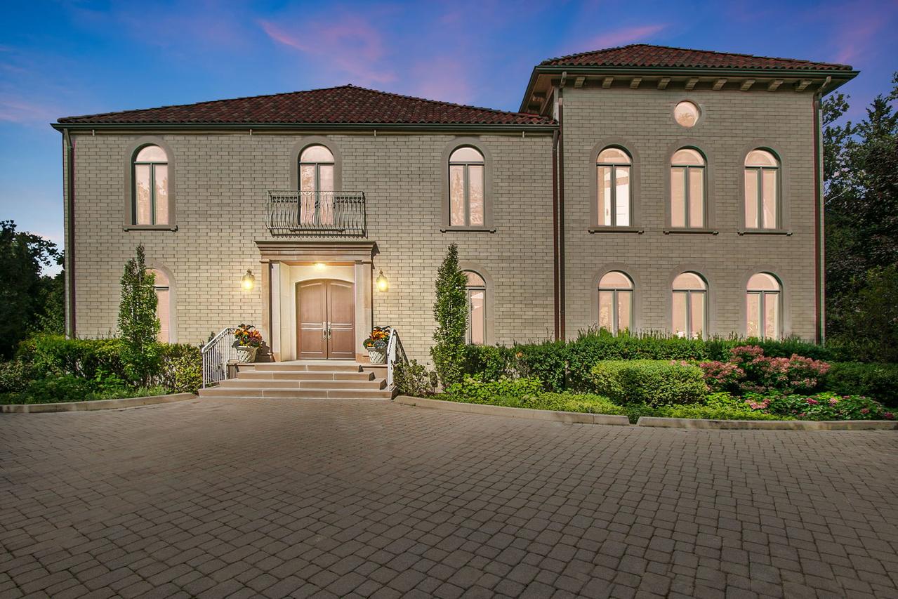 1015 Sheridan Rd., Winnetka, IL 60093