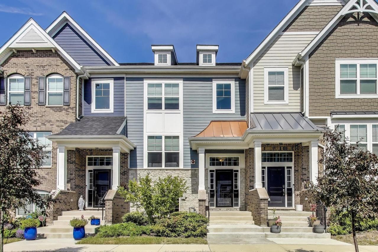 1976 Kingsley Cir., Northbrook, IL 60062