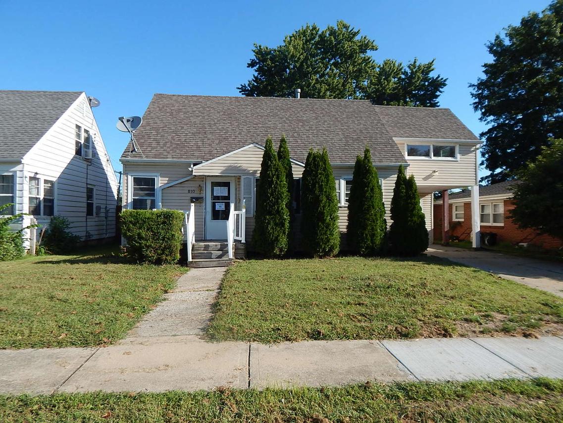 810 W 15th St., Sterling, IL 61081