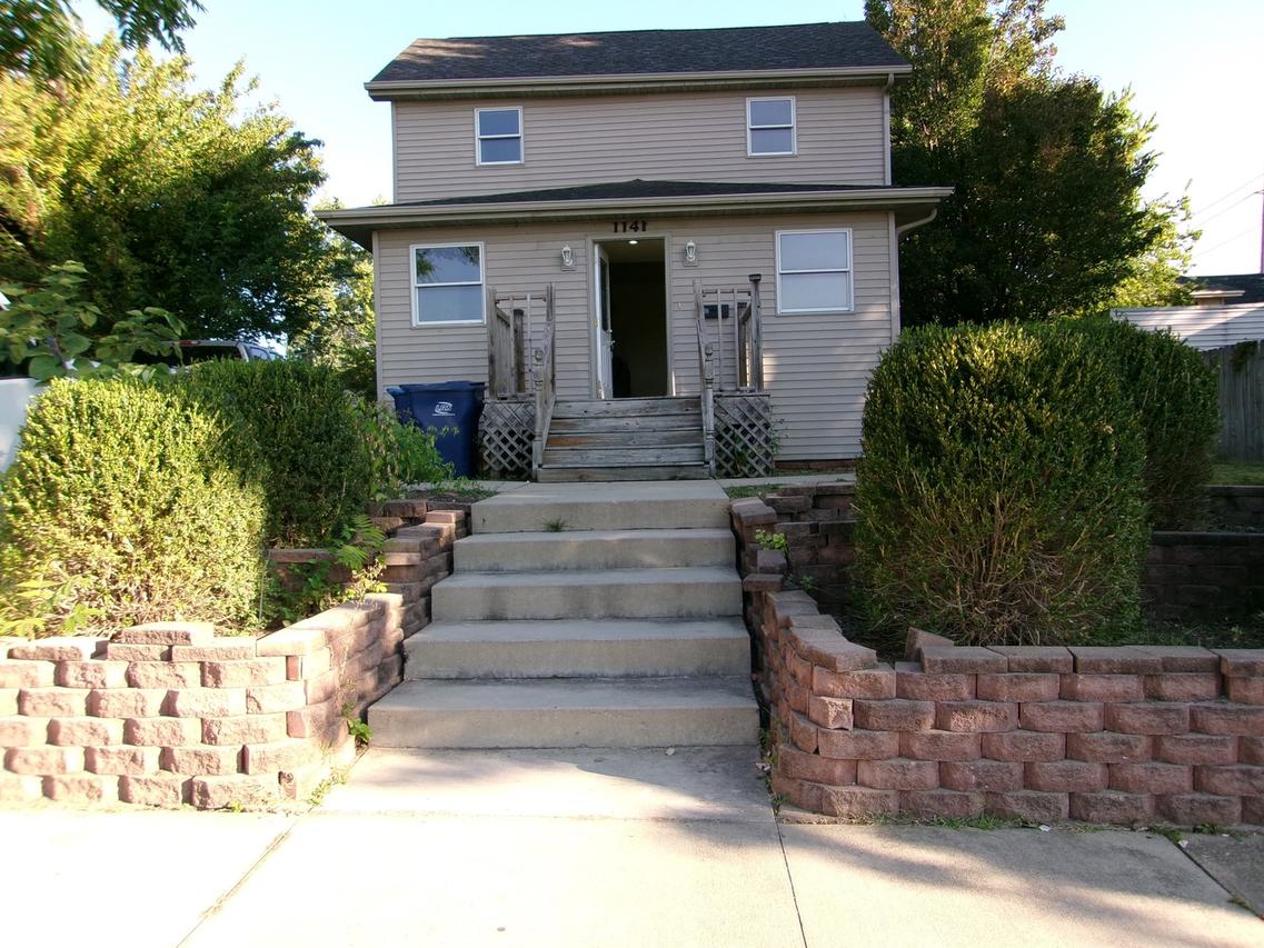 1141 6th St., Lasalle, IL 61301