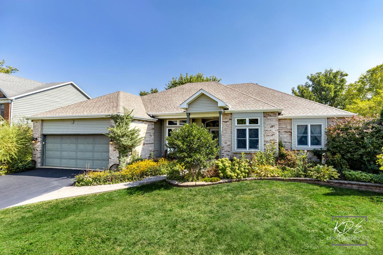 1716 South Ct., Batavia, IL 60510