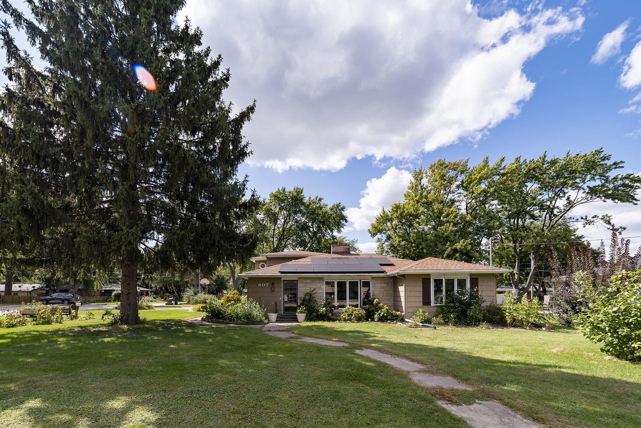 807 State St., Yorkville, IL 60560
