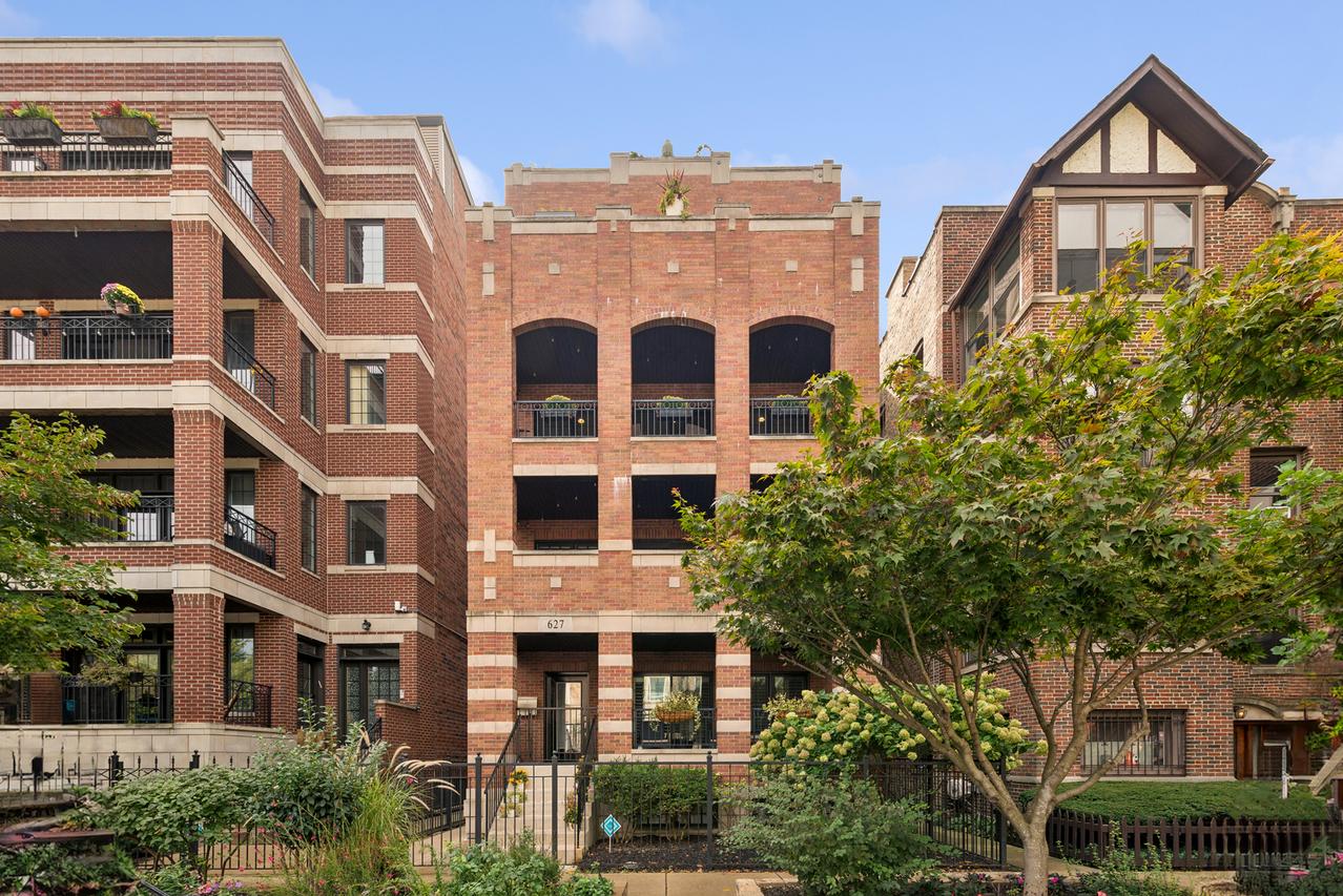 627 W Buckingham Pl. #3, Chicago, IL 60657