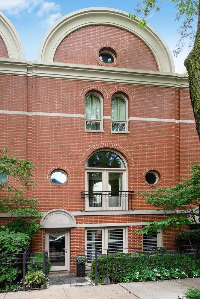 1927 N Dayton St., Chicago, IL 60614