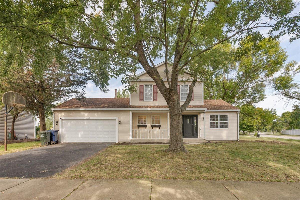2042 University Dr., Naperville, IL 60565