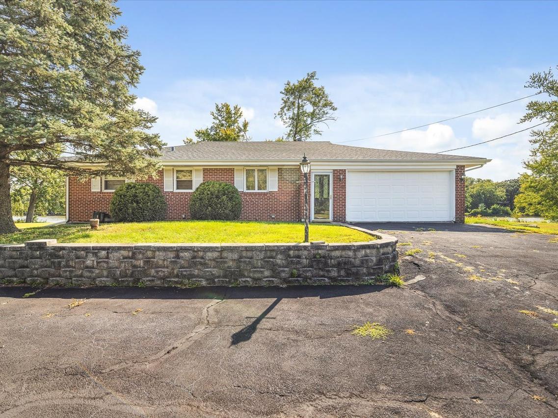 8334 Shore Dr., Machesney Park, IL 61115