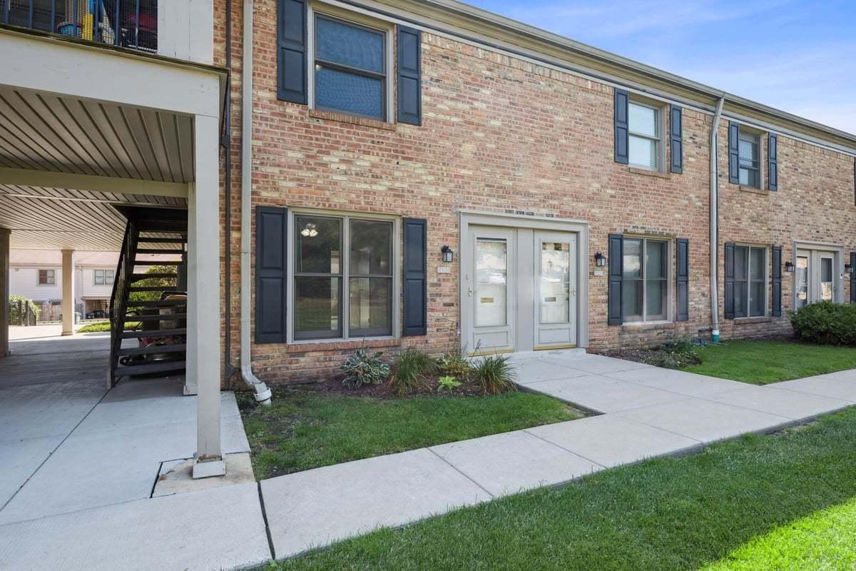 1763 Bristol Walk, Hoffman Estates, IL 60169