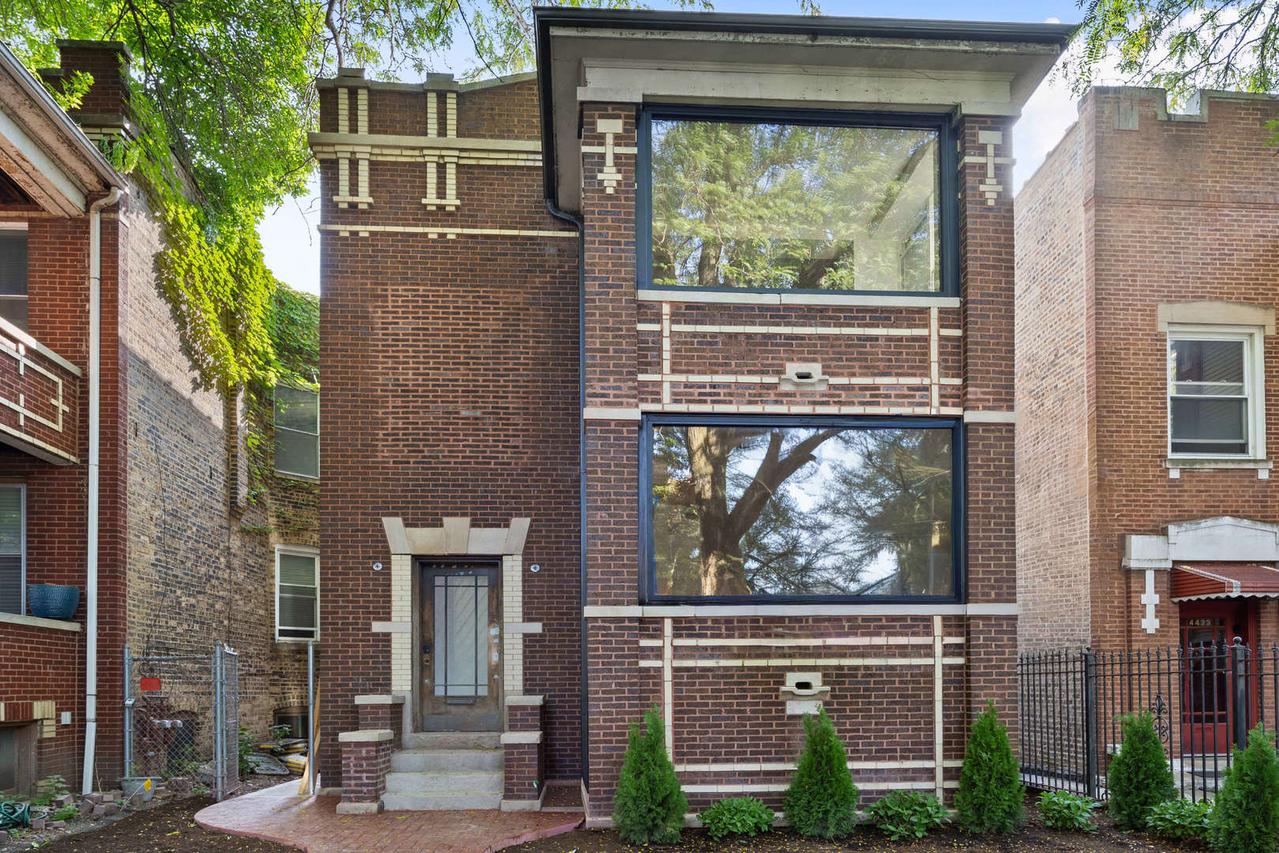 4437 N Whipple St., Chicago, IL 60625