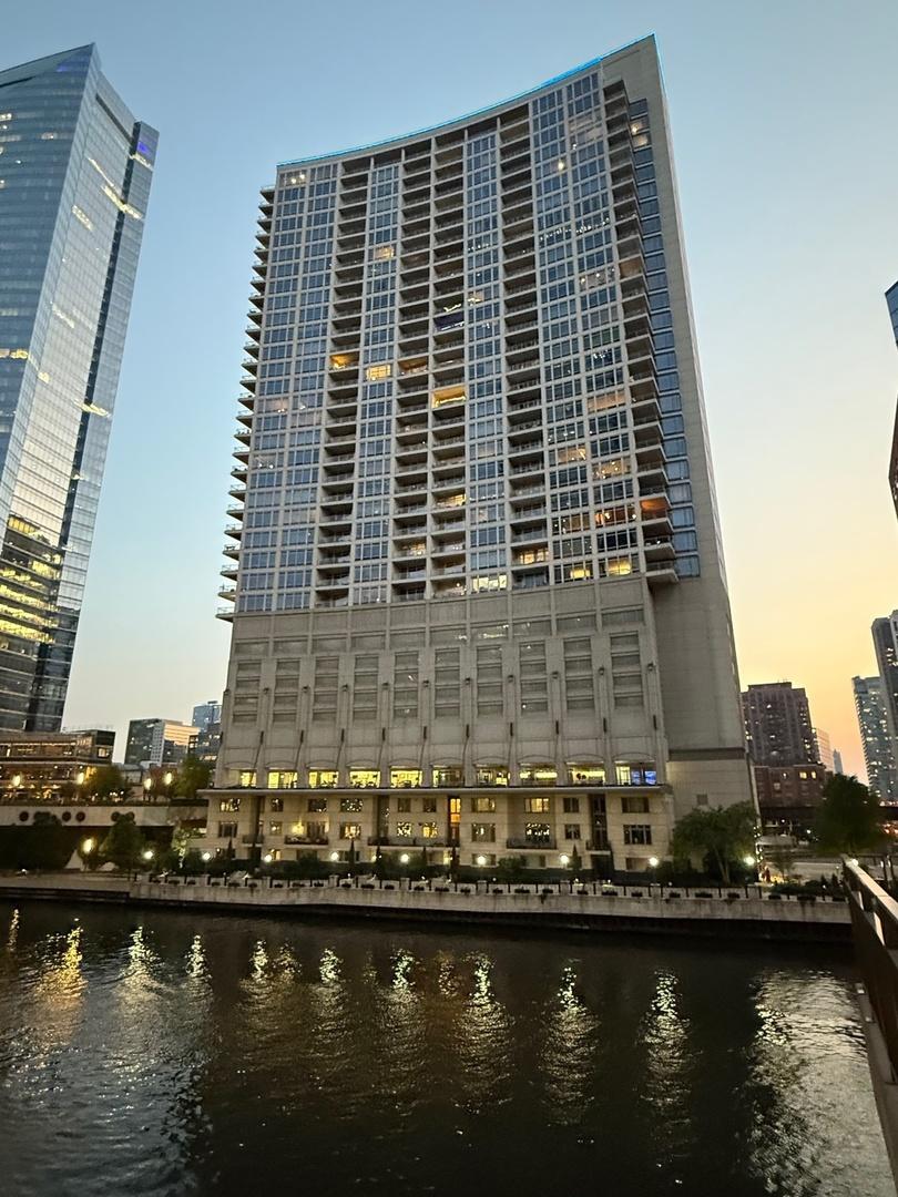 333 N Canal St. #2505, Chicago, IL 60606