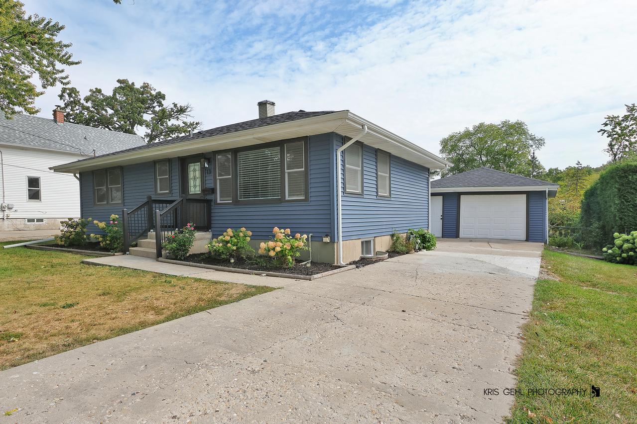 13 Lincoln Ave., Round Lake, IL 60073