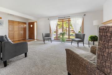 1811 N Aspen Dr., Mount Prospect, IL 60056