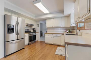 1811 N Aspen Dr., Mount Prospect, IL 60056