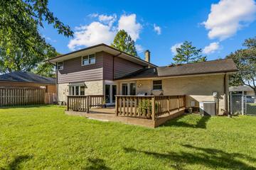 1811 N Aspen Dr., Mount Prospect, IL 60056