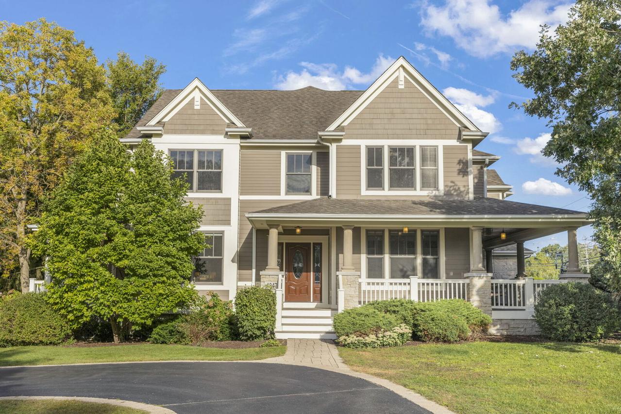 4947 Stonewall Ave., Downers Grove, IL 60515