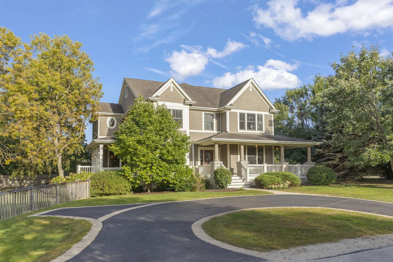 4947 Stonewall Ave., Downers Grove, IL 60515