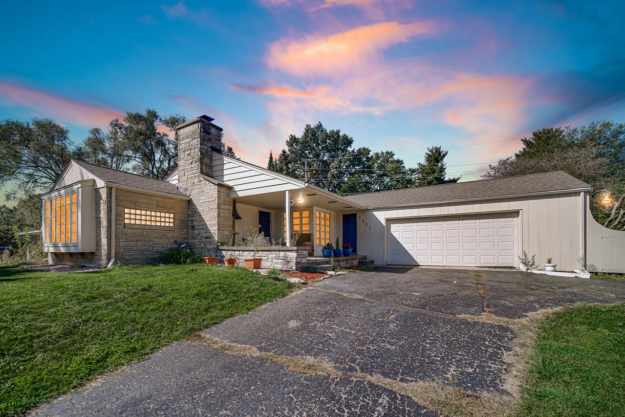 1501 Sugar Valley Ln., Joliet, IL 60433