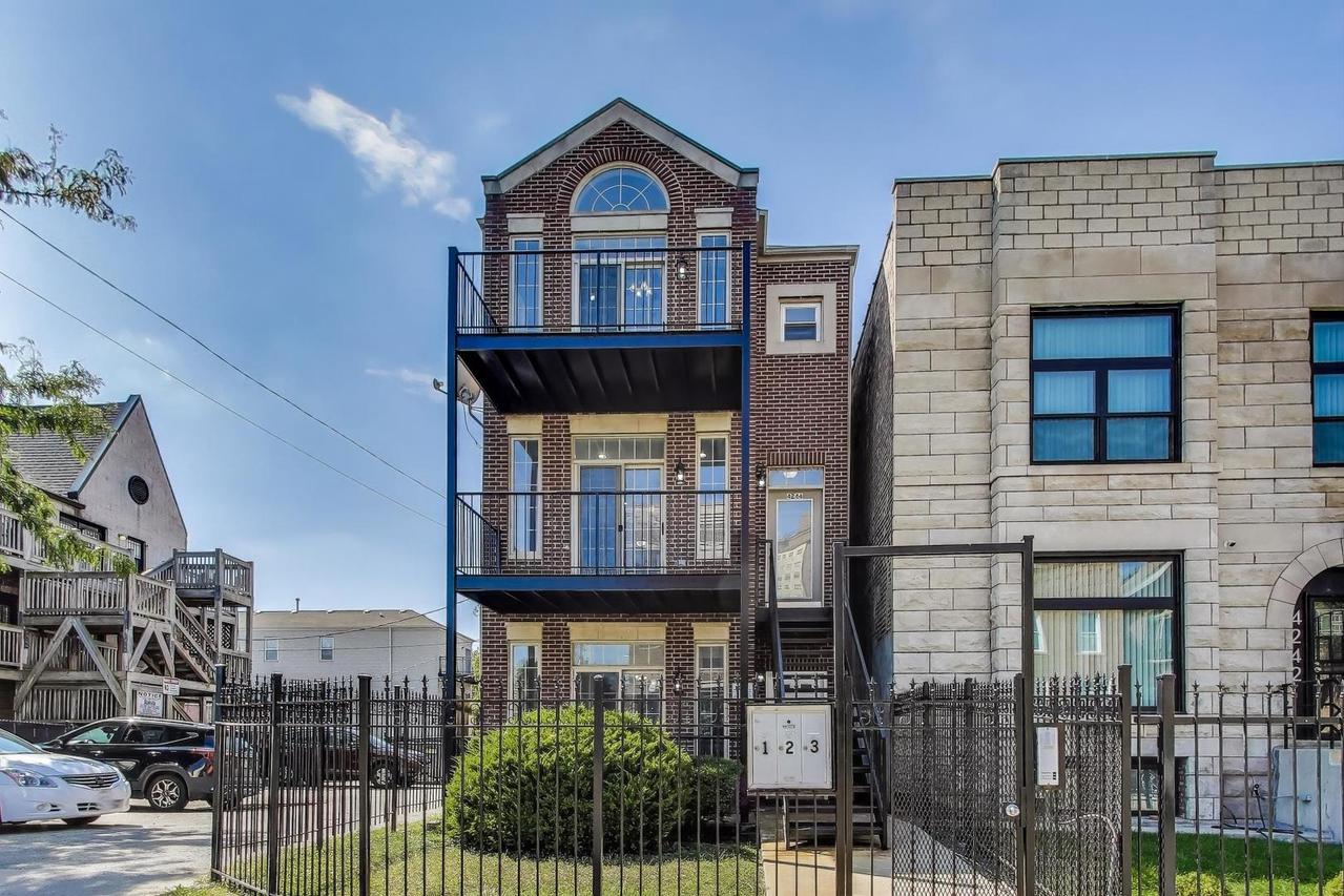 4244 S Langley Ave., Chicago, IL 60653