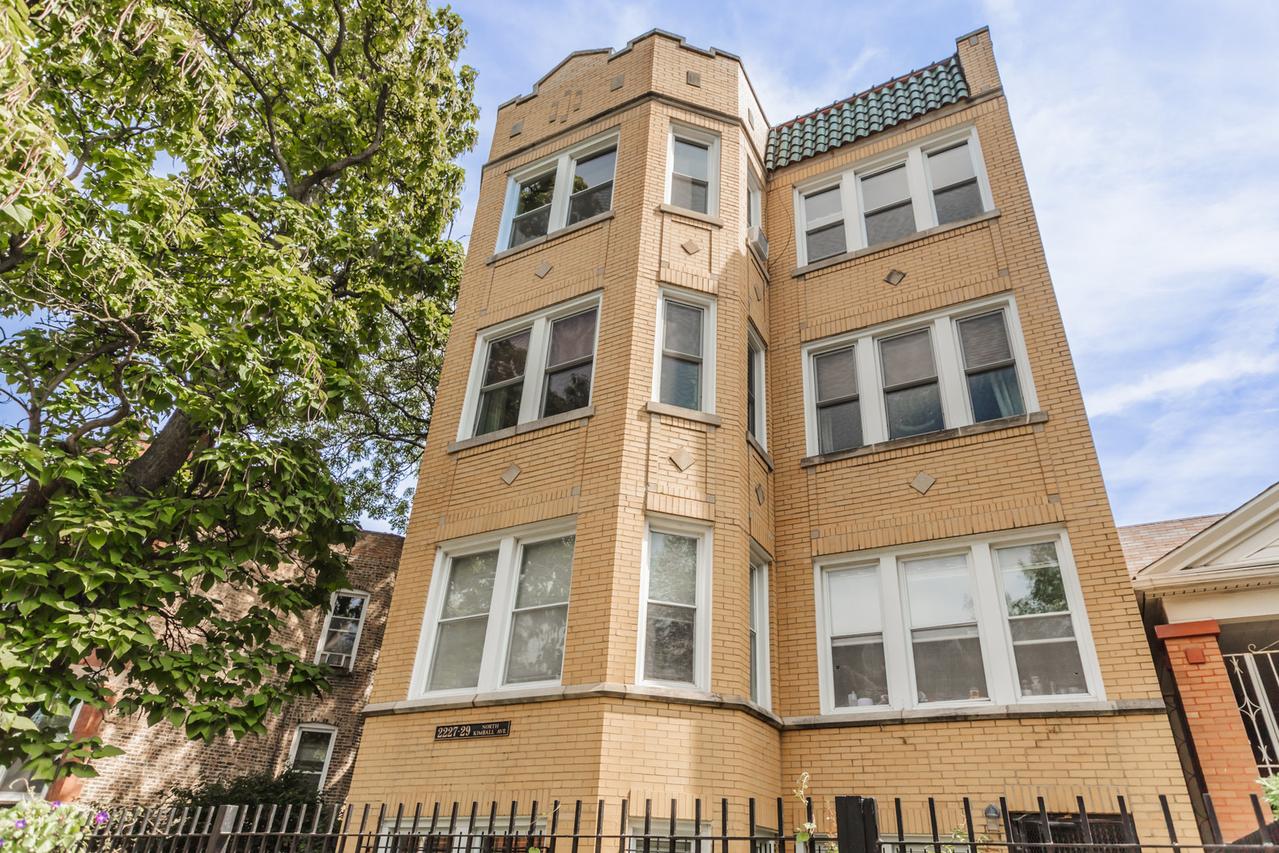 2227 N Kimball Ave. #1E, Chicago, IL 60647