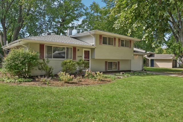 1529 Rita Ave., St. Charles, IL 60174
