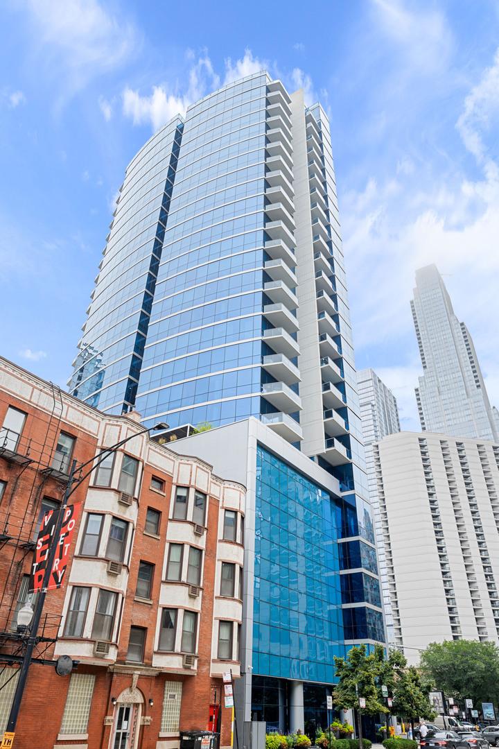 110 W Superior St. #2503, Chicago, IL 60654