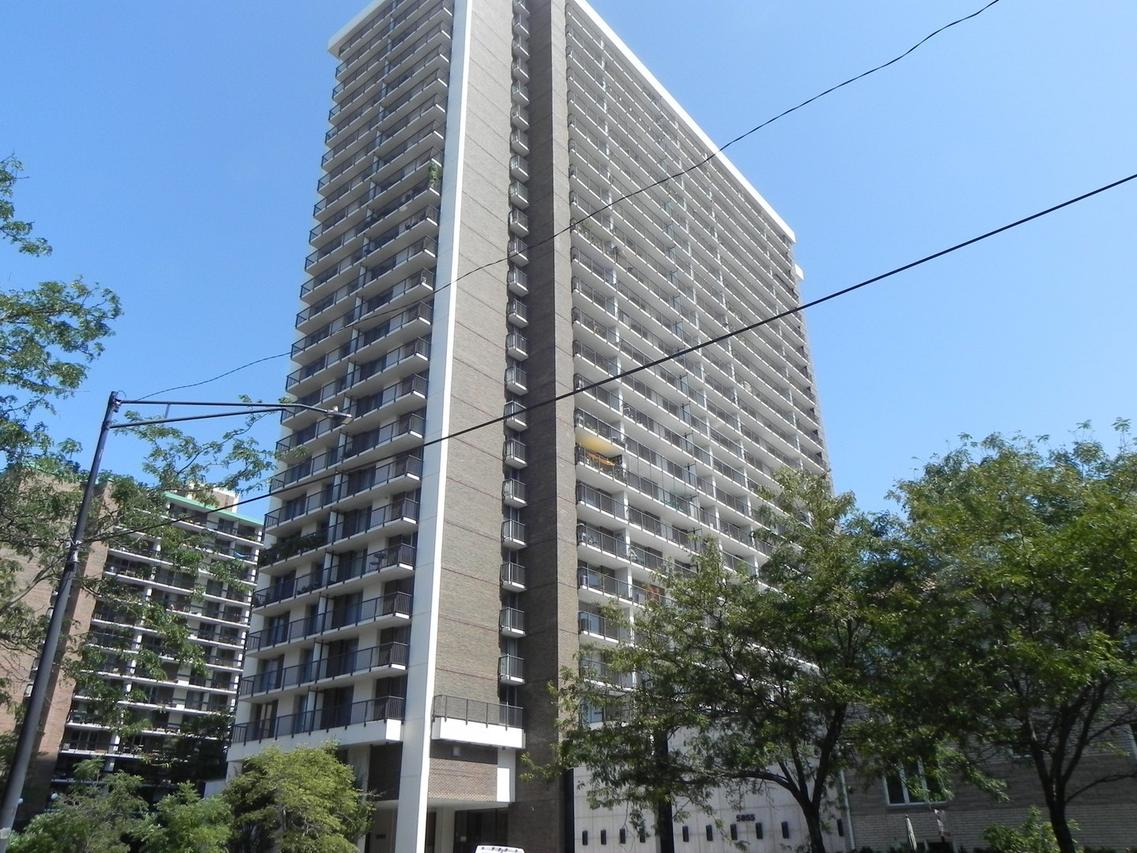 5855 N Sheridan Rd. #24E, Chicago, IL 60660