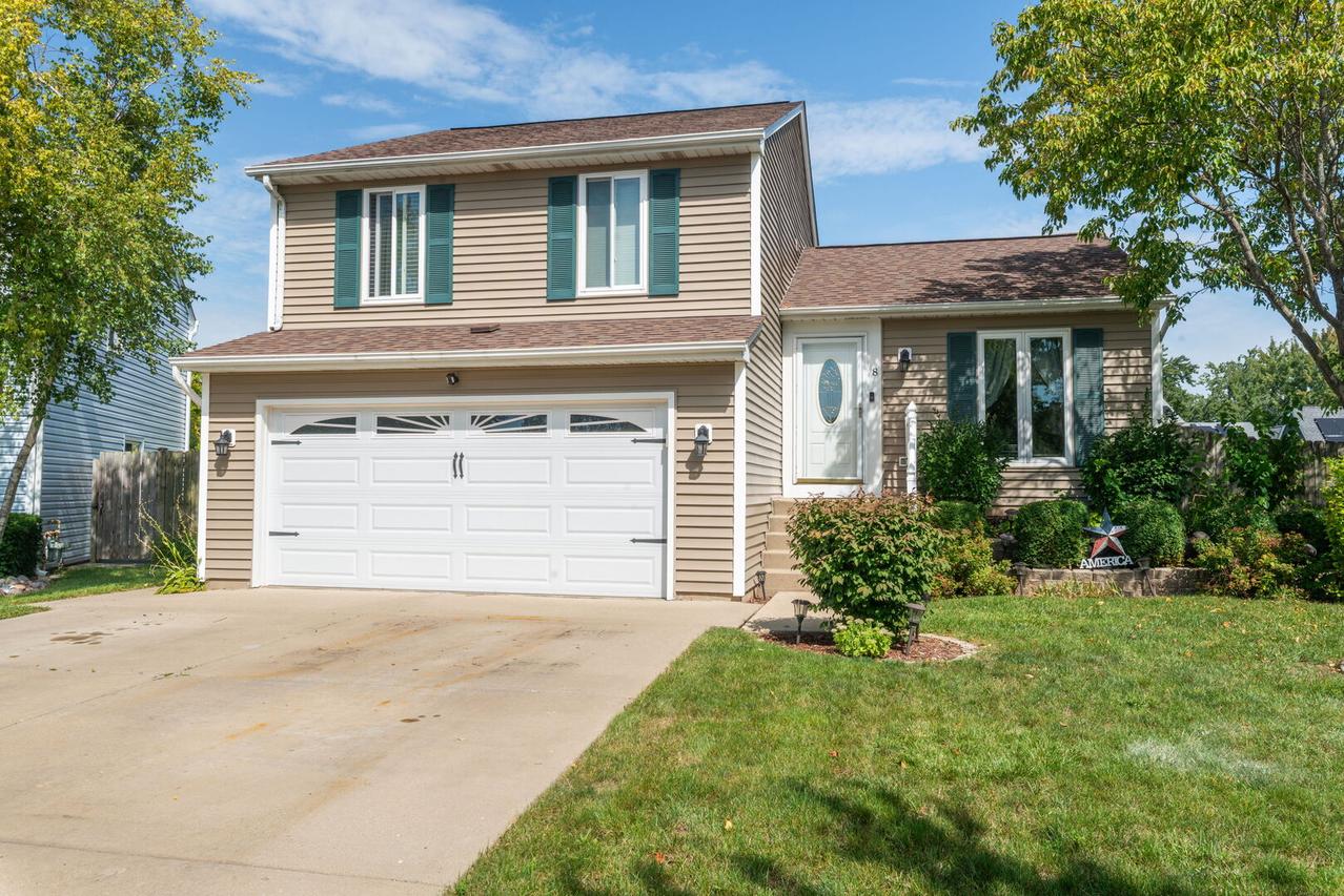 8 Aspen Ct., Streamwood, IL 60107