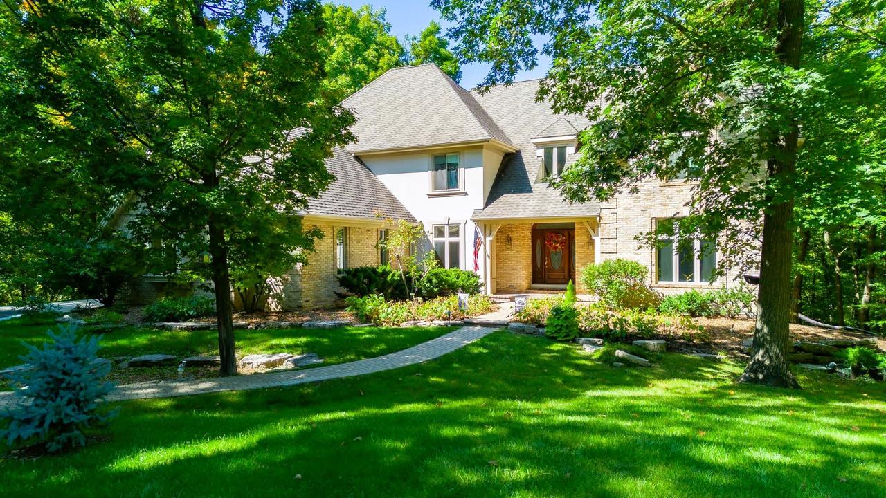 124 Ravine Ln., North Barrington, IL 60010