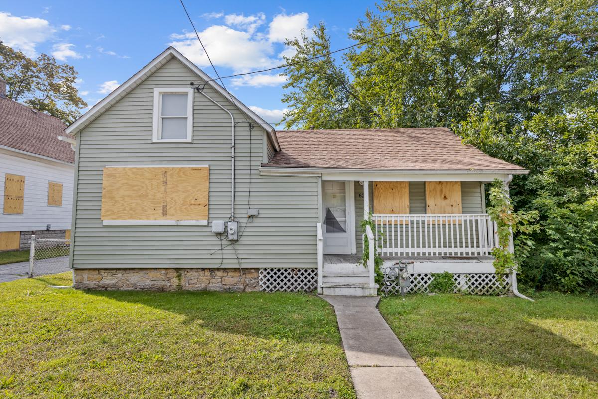 631 E 142nd St., Dolton, IL 60419