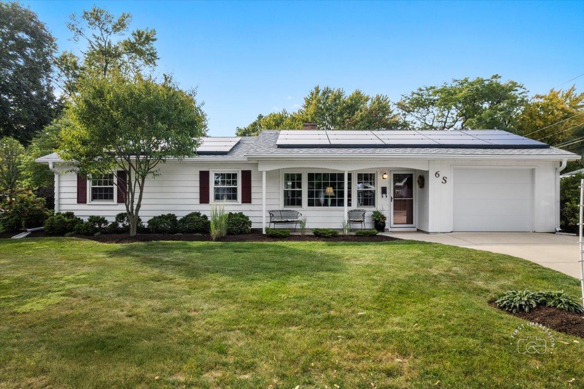 6 S Sycamore Ln., North Aurora, IL 60542
