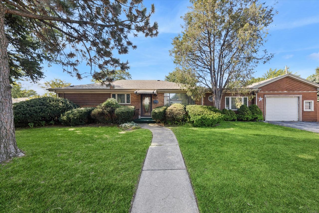 5500 W 90th St., Oak Lawn, IL 60453
