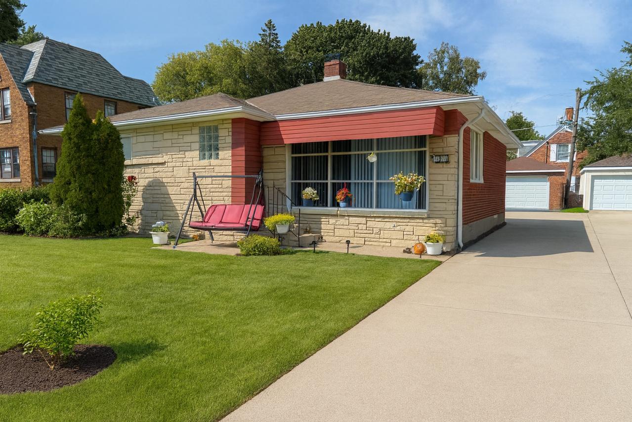 308 Stewart Ave., Waukegan, IL 60085