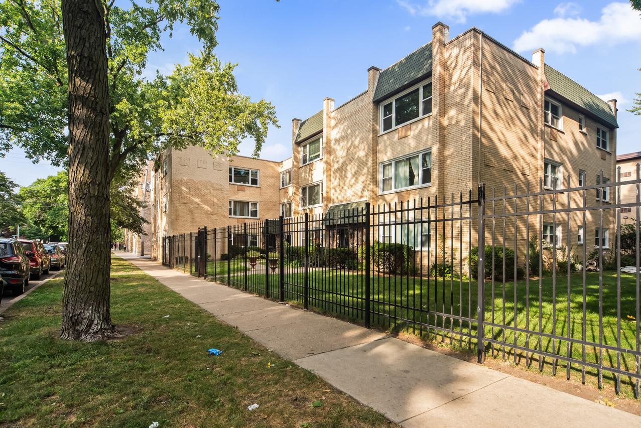 7311 N Ashland Blvd. #1B, Chicago, IL 60626