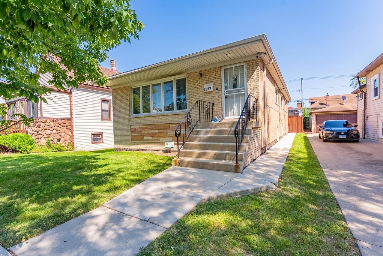 3507 N Narragansett Ave., Chicago, IL 60634