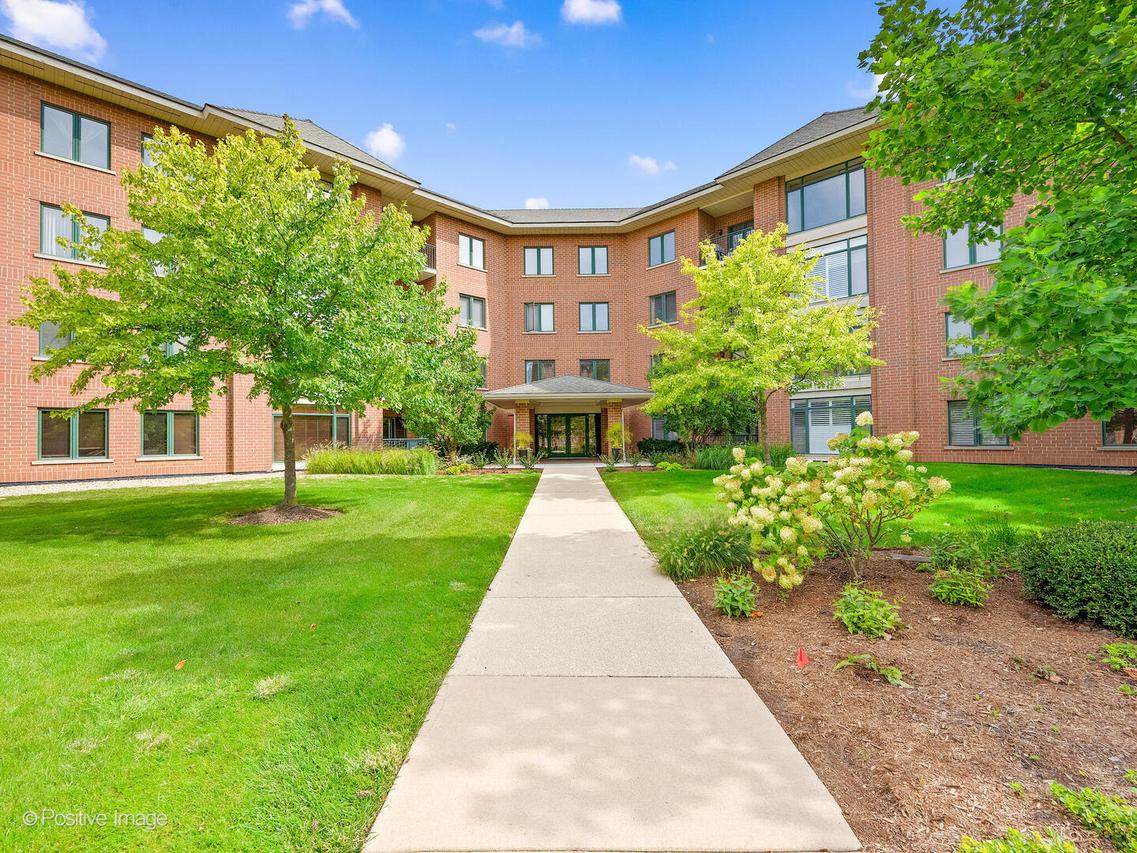 875 E 22nd St. #120, Lombard, IL 60148