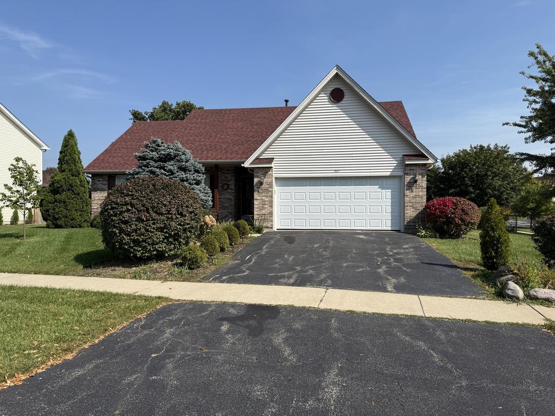 301 Joshua Tree, Harvard, IL 60033