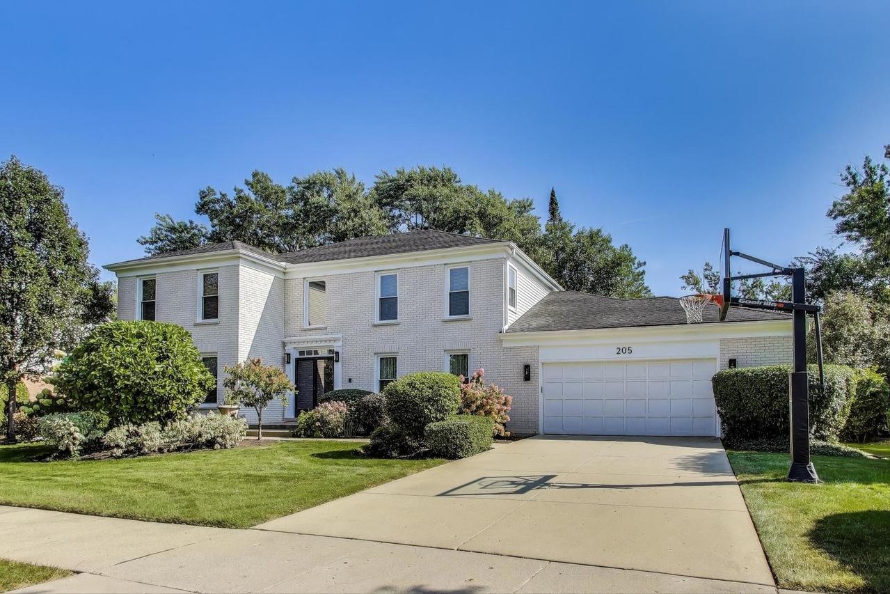 205 Oakmont Dr., Deerfield, IL 60015