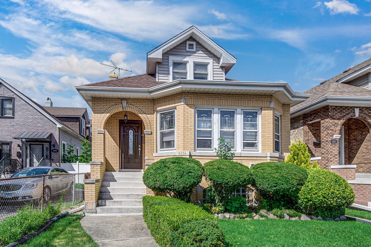 6254 N Nagle Ave., Chicago, IL 60646
