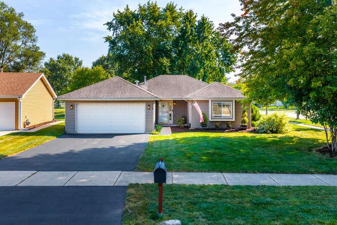 1334 Haverhill Cir., Naperville, IL 60563