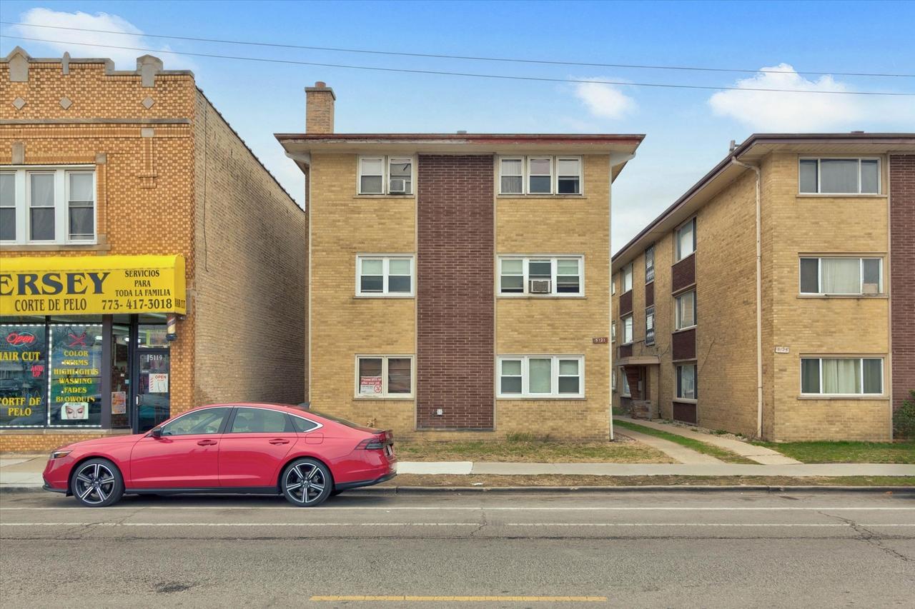 5121 W Diversey Ave. #3N, Chicago, IL 60639