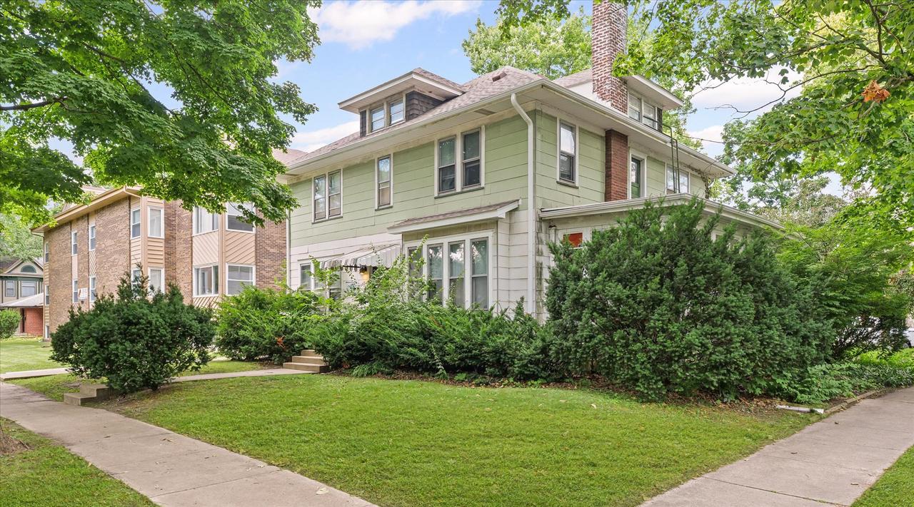 402 W High St., Urbana, IL 61801