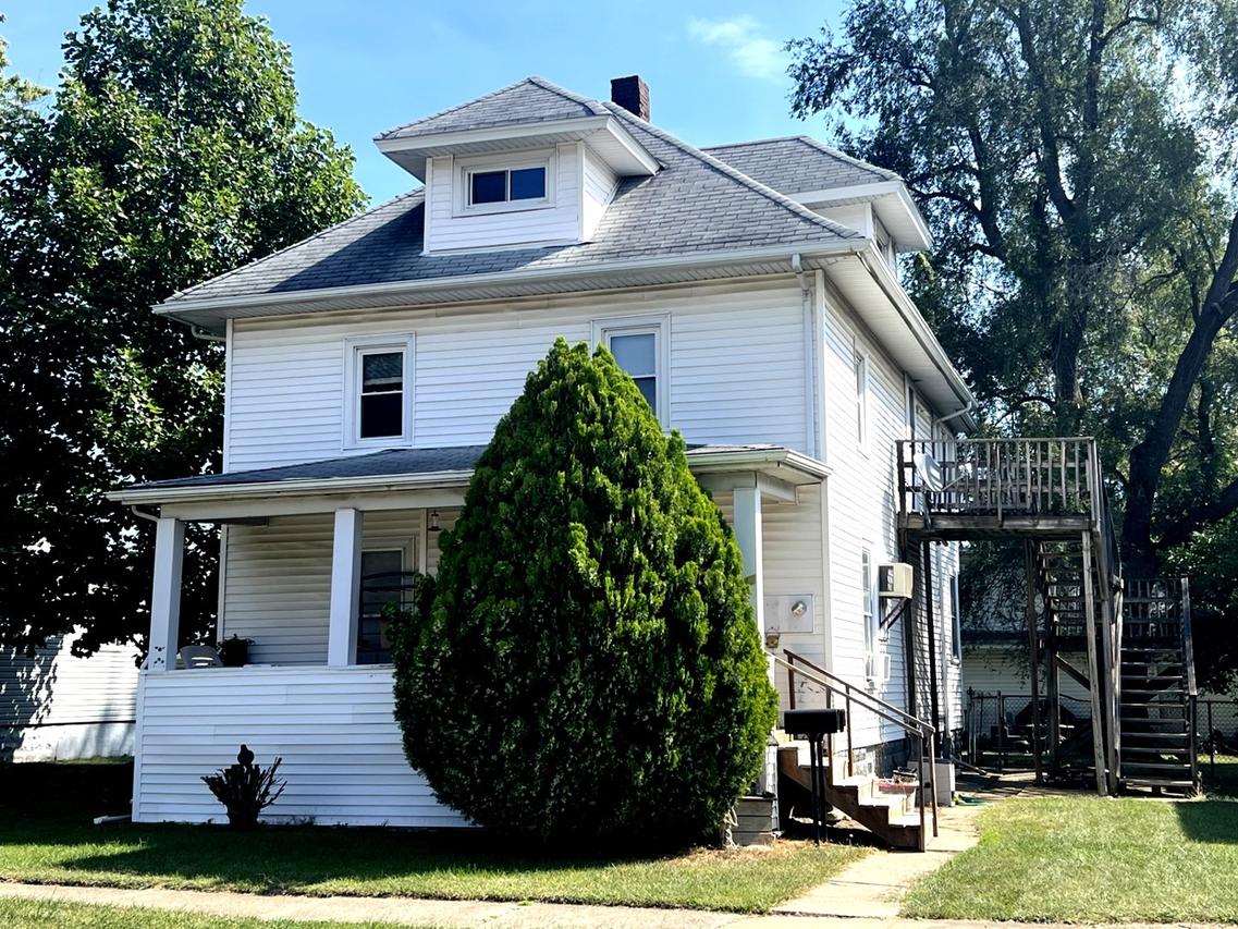 242 S Fraser Ave., Kankakee, IL 60901