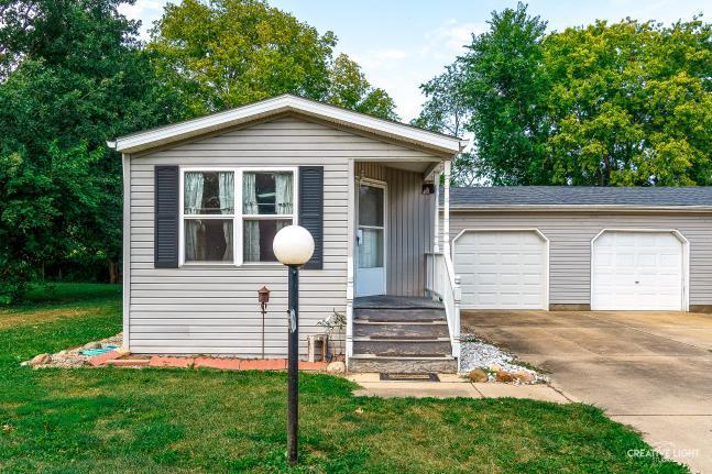 120 Cardinal Ln. #A, Sandwich, IL 60548