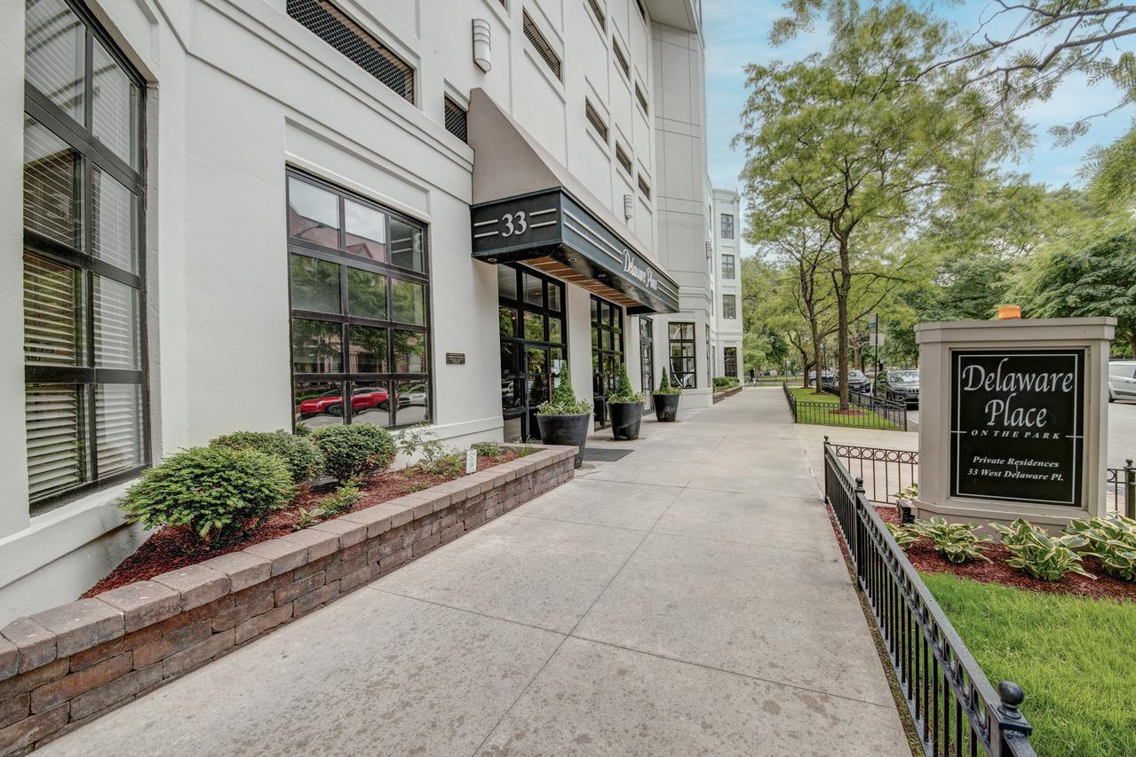 33 W Delaware Pl. #19H, Chicago, IL 60610
